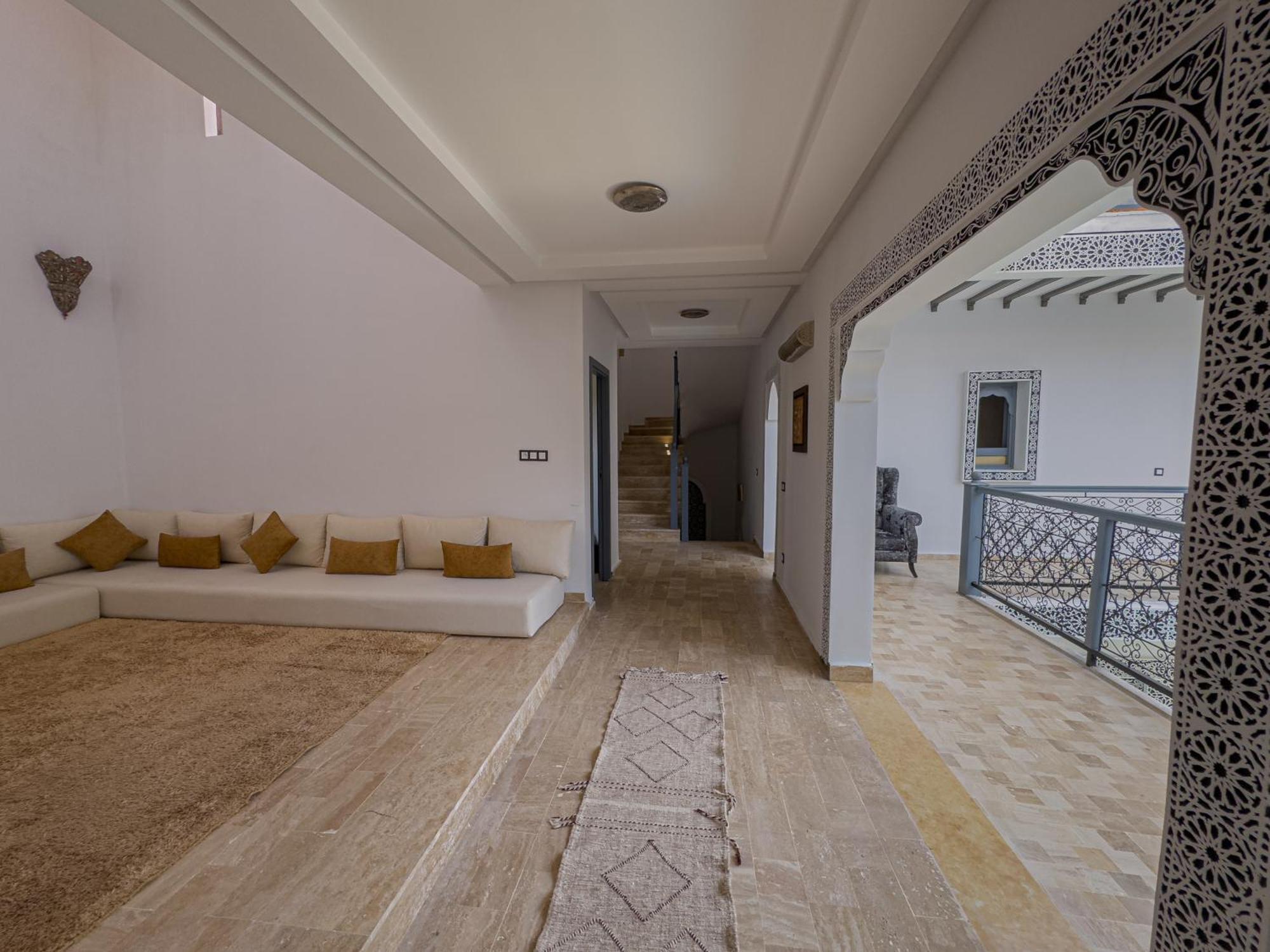 Riad Tonaroz Gold *