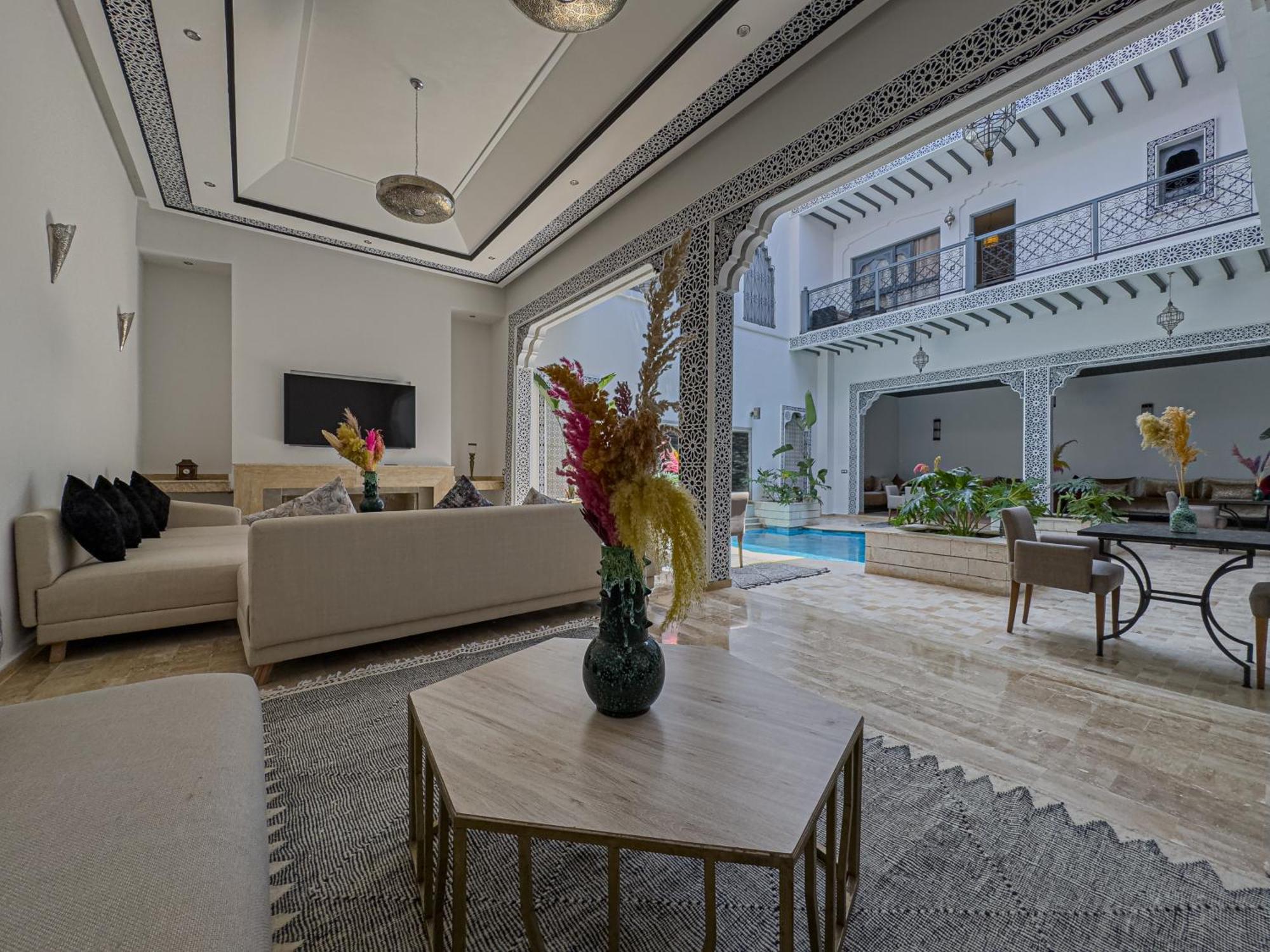 Riad Tonaroz Gold
