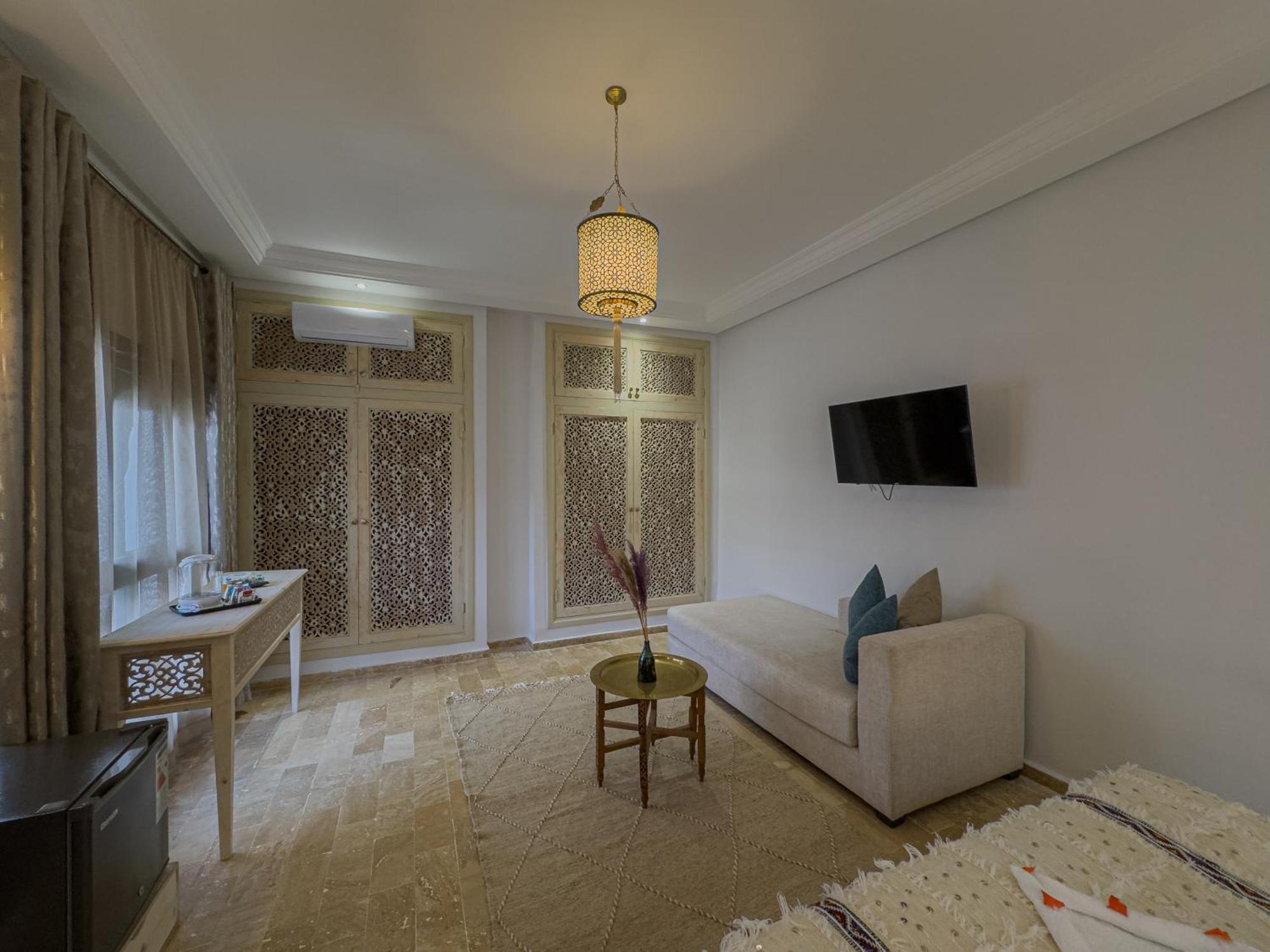 Riad Tonaroz Gold